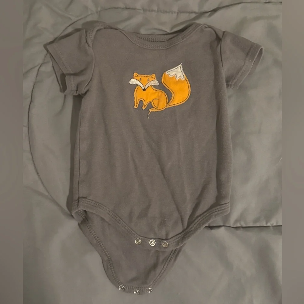 Great Condition! 3-6 Month Baby Onesies - Picture 6 of 9